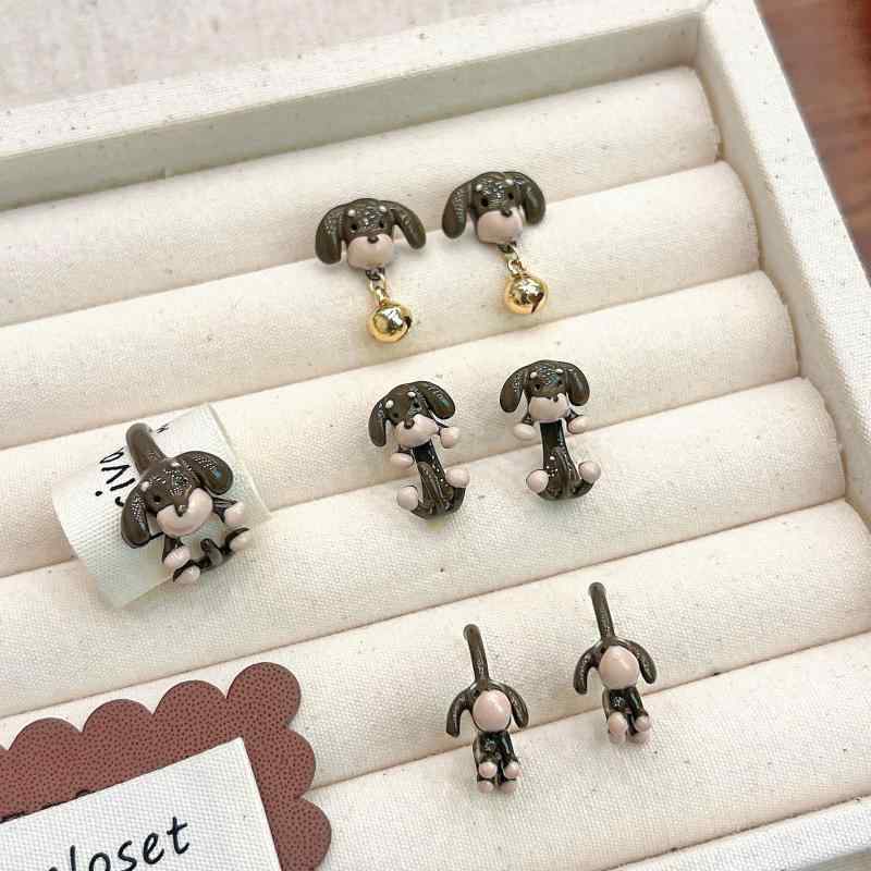 指輪 かわいい レディース ダックスフンド 犬 モチーフ リング 電気メッキ加工 ピアス イヤリング セッ..
