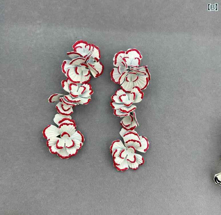 イヤリング レディース 花柄 金属 アレルギー対応 エレガント ベージュ レッド ブルー イエロー 日常使い