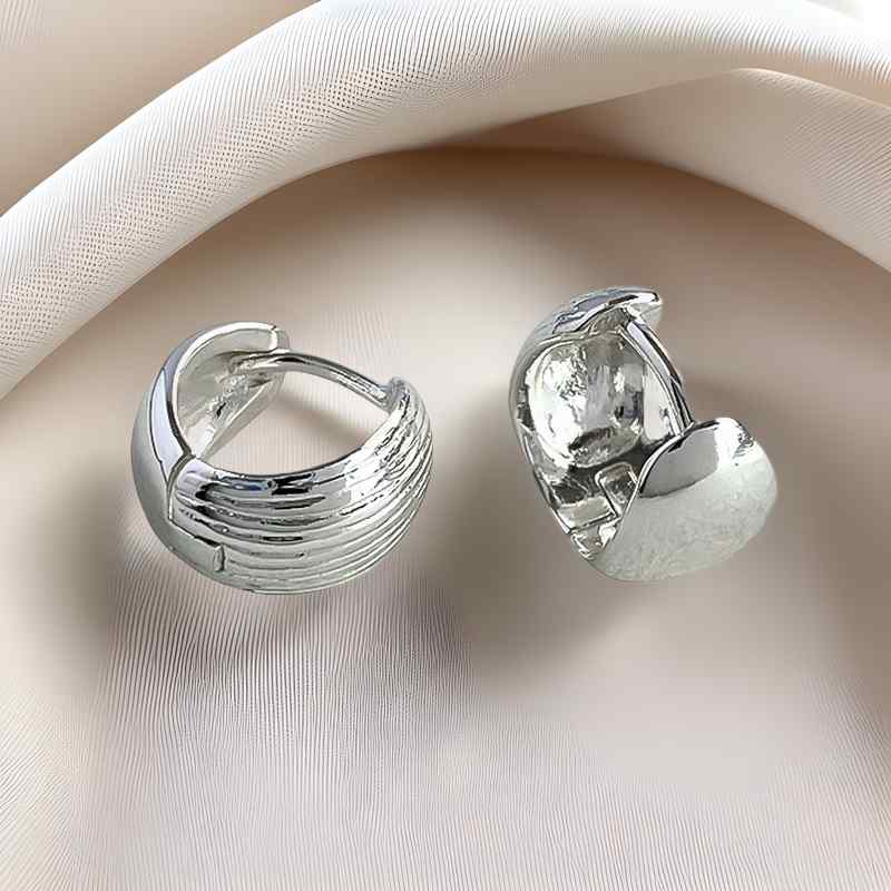 Rings - イヤリング レディース 幾何学模様 ゴールド シルバー レトロ 条纹柄 シェル風 小ぶり 電気メッキ加工 通勤