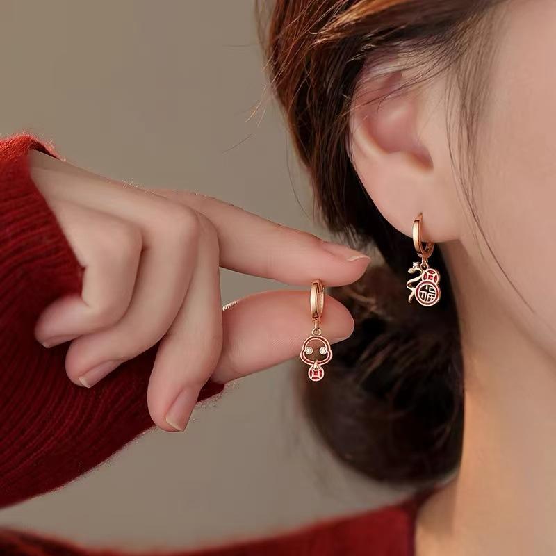 ピアス レディース シルバー925 福蛇モチーフ 干支 巳年 スネーク アニマル 小ぶり ジルコニア ライン..