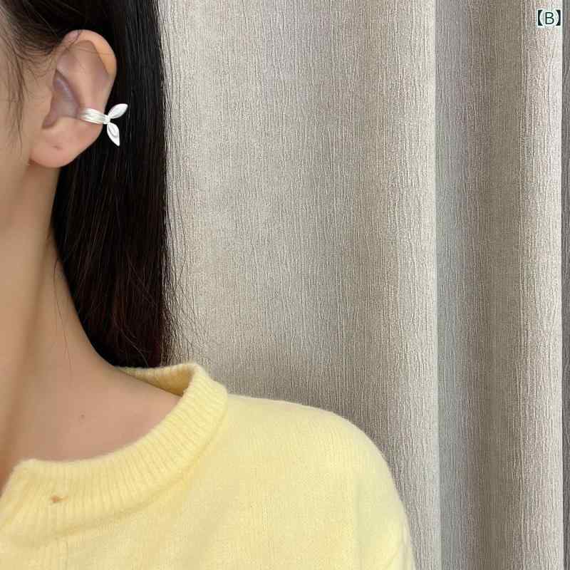 シャドーテールのイヤリング レディース 蝶結び シルクリボン風 アシンメトリー エレガント 上品 かわいい おしゃれ ファッション 普段使い パーティー 結婚式 二次会 デート イベント｜アングル3