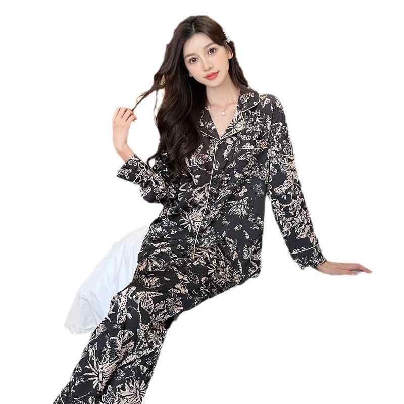 ・カテゴリ: 睡衣・生地: アイスシルク・スタイル: カーディガン・主な素材: ポリエステル・厚さ: 薄手・生地の厚さ: 約101-120g/平方メートル・襟の形: 襟付き・袖丈: 長袖・パンツ丈: 長ズボン・機能: リラックス、通気性、睡眠、ホームウェア、涼しい、快適・適用シーン: ホームウェア・カラー: メンズ、レディース・サイズ: L、XL、XXL、XXXL、M・主な生地の成分含有量: 95%以上・スタイル: 韓国風