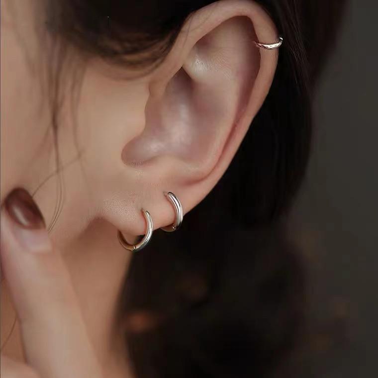 イヤリング レディース シルバー999 純銀製 フープピアス 高見え シンプル 幾何学 イヤーカフ アレルギー対応 つけっぱなし可能 シルバー ホワイト 通勤用...