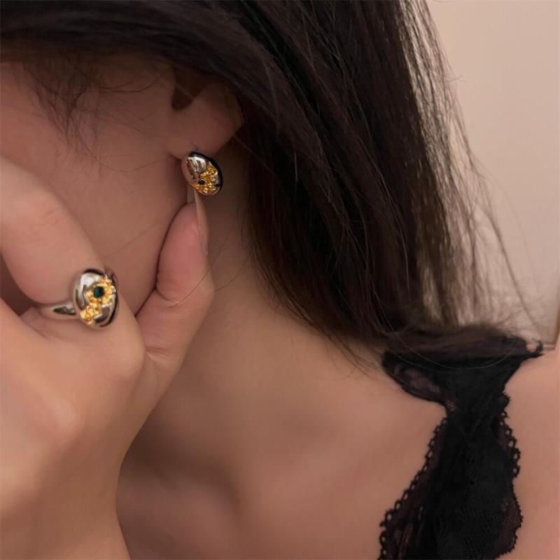 イヤリング レディース 高見え エレガント メタル オーバル 揺れる ドロップ シルバー 925 調整可能 指輪 リング セット 幾何学 ジルコニア 電気メッキ...