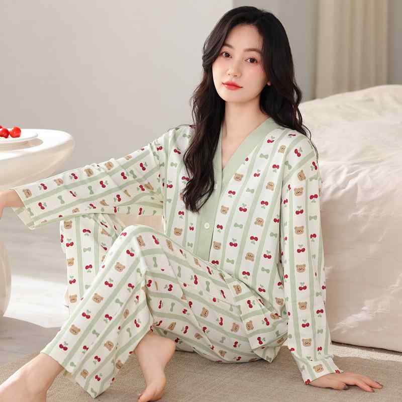 ・カテゴリ: セットアップ・素材: 綿100%・生地の厚さ: 普通（181-200g/平方メートル）・スタイル: カーディガン・ネックライン: Vネック・袖丈: 長袖・パンツ丈: フルレングス・機能: リラックス、通気性、睡眠、バスタイム、ホームウェア、快適・対象: 若年層の女性・シーン: アウトドア、ルームウェア・カラー: 232F8234, 232F8235, 232F8236, 232F8237・サイズ: M、L、XL、XXL・スタイル: スイート、キュート