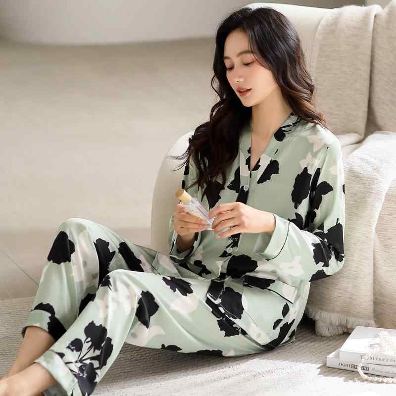 パジャマ レディース 春夏 接触冷感 ルームウェア 寝巻き 上下セット 涼しい 薄手 Vネック 長袖 長ズボン 再生繊維 部屋着 普段使い 快適 伸縮性 ホテル 浴場