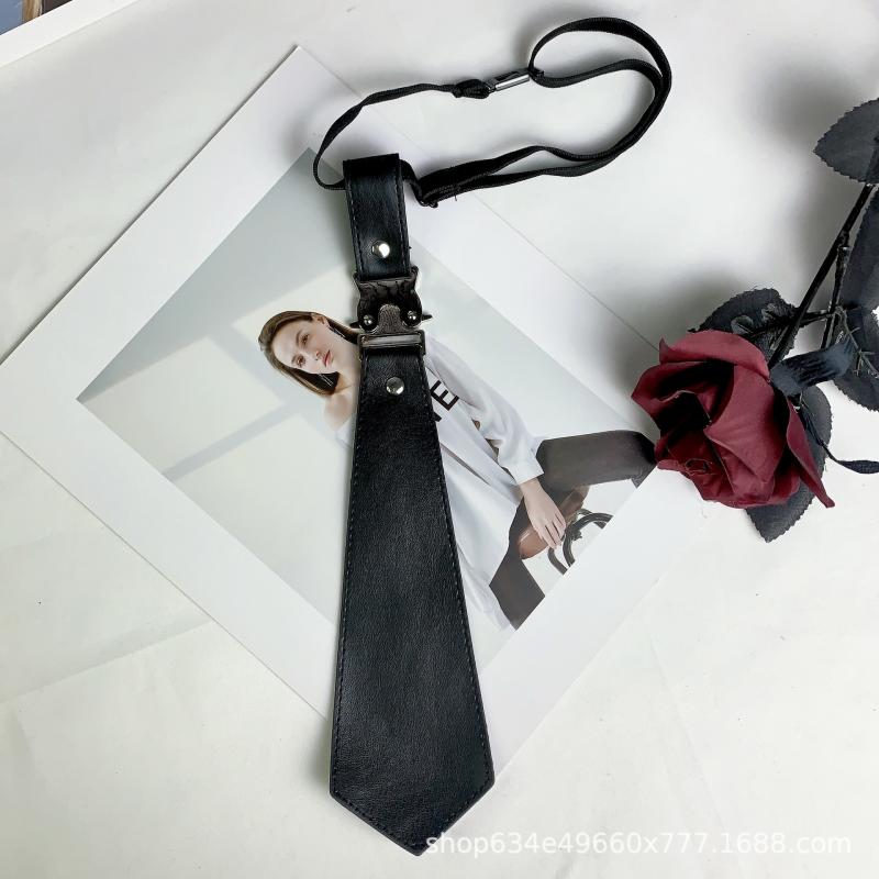 ネクタイ レディース 婦人用 ブラック 黒色 レザー風 高見え 美容 инs風 普段使い ビジネス オフィス カジュアル スタイル ファッション