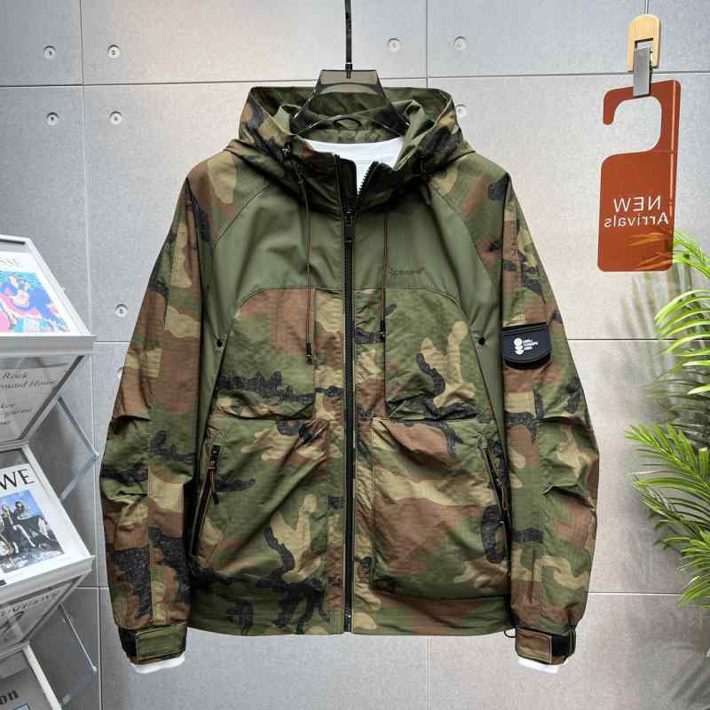 ・項目名: カテゴリ・値: ジャケット・項目名: スタイル・値: カジュアル・項目名: フィット・値: ルーズ・項目名: フロント・値: その他・項目名: フード・値: あり・項目名: 厚さ・値: 普通・項目名: 柄・値: その他・項目名: 対象・値: 青年・項目名: 素材・値: 綿混紡・項目名: 主な素材・値: ポリエステル・項目名: 裏地・値: ポリエステル 100%・項目名: ディテール・値: その他・項目名: 裾・値: その他・項目名: 加工・値: その他・項目名: カラー・値: ブラック、グリーン・項目名: サイズ・値: L, XL, 2XL, 3XL, 4XL, 5XL・項目名: 袖丈・値: その他・項目名: 対象・値: 成人・項目名: 対象・値: 男性・項目名: 素材機能・値: 防風