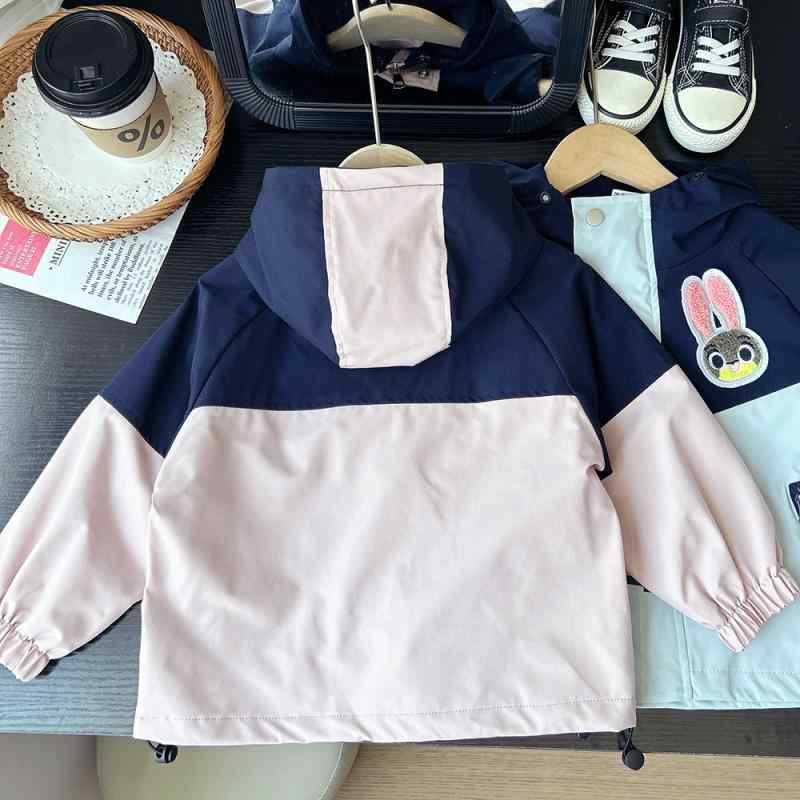 子供服 アウター 女の子 ジャケット 春秋 中小童向け 撥水 防風 フード付き ウサギ柄 裏地ポリエステル..