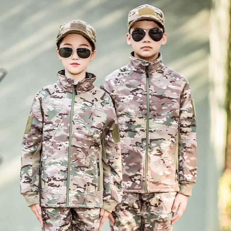 ・カテゴリ: セットアップ・機能: 保温、耐摩耗、防風・素材: 化学繊維混紡・対象: 子供、男女兼用・シーズン: 冬、春、秋・柄: 迷彩・裏地: フリース・セット内容: 2点セット・フード: フード付き（取り外し不可）・内胆: なし・ファー: なし・防水性: なし・サイズ: 120、130、140、150、160・フィット: ゆったり・着丈: 標準