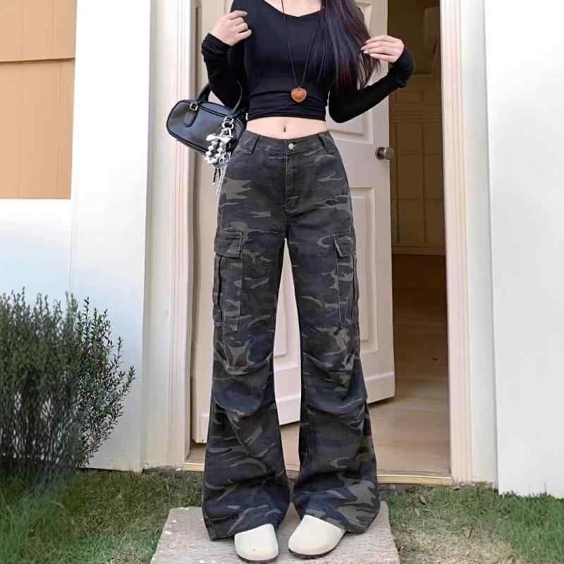 ・素材: デニム・主な素材: スパンデックス、ポリエステル・スタイル: ストレートパンツ・パンツ丈: フルレングス・ウエスト: ハイウエスト・厚さ: 普通・特徴: ボタン・カラー: 迷彩柄・サイズ: S、M、L、XL・スタイル: ストリート・ストレッチ: ややあり・パンツタイプ: ストレート・主な素材の含有量: 50-70%・主な素材2の含有量: 30-50%・加工: 防しわ加工・製品カテゴリ: ジーンズ