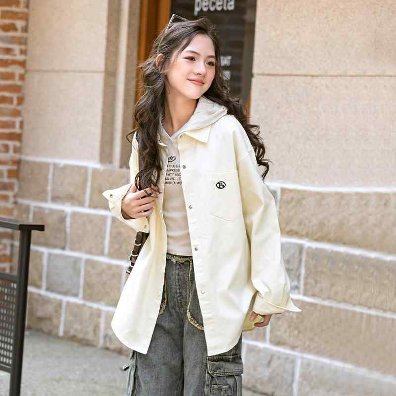 ・カテゴリ: 子供服・対象年齢: 中高学年(8歳以上)・スタイル: 韓国風・ネックライン: 襟付き・袖丈: 長袖・柄: 無地、文字・素材: 綿100%・要素: 文字、カーディガン、プリント・カラー: オフホワイト、イエロー、ピンク・サイズ: 137～160cm・製品タイプ: シャツ