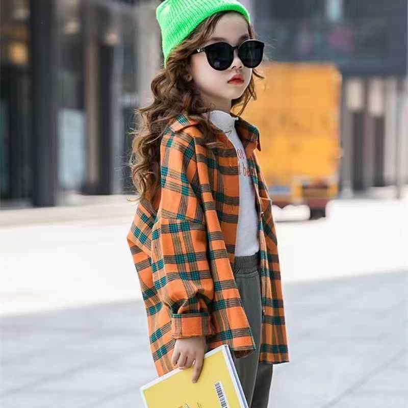 カテゴリ: シャツ・スタイル: 韓国風・対象: ガールズ・対象年齢: 8歳以上 (身長140cm以上)・画像: モデルあり・ネックライン: 襟付き・生地加工: 起毛、ソフト加工・袖丈: 長袖・柄: 格子柄、プリント・元素: プリント・生地: アクリル・主な素材: 綿・主な素材の含有量: 91-95%・安全等級: B類・カラー: オレンジ格子柄・サイズ: 120cm (身長約110cm推奨), 130cm (身長約120cm推奨), 140cm (身長約130cm推奨), 150cm (身長約140cm推奨), 160cm (身長約150cm推奨), 170cm (身長約160cm推奨)