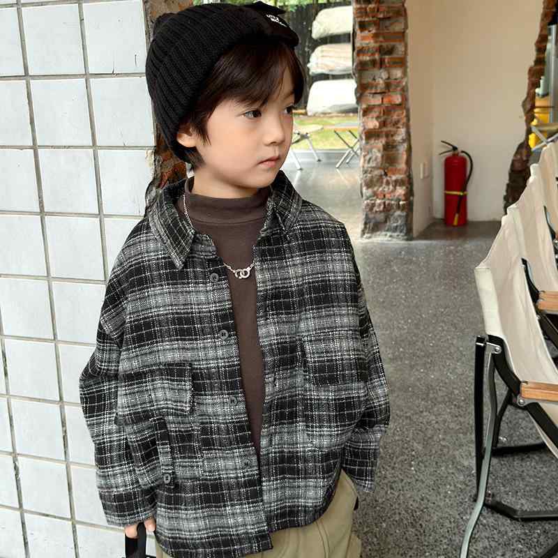 ・対象: 子供・性別: 男の子・対象年齢: 3～8歳・身長: 90cm、100cm、110cm、120cm、130cm、140cm・スタイル: 韓国版・襟の形: 襟付き・生地加工: 柔らかい・袖丈: 長袖・柄: 格子柄・素材: ポリエステル繊維、綿100%・カテゴリ: シャツ・安全等級: B類・色: 黒灰格子