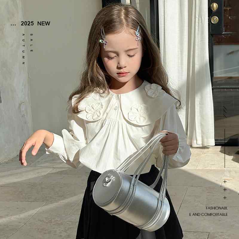・対象: 子供・対象年齢: 3～8歳 (100～140cm)・実写画像有無: モデルあり・スタイル: 韓国風・襟の形: 襟付き・袖丈: 長袖・柄: 無地、花柄・要素: かわいい、カーディガン、プリンセス・生地名: 綿・主な生地の成分: 綿100%・安全レベル: B・色: ベージュ・製品カテゴリ: 子供用シャツ