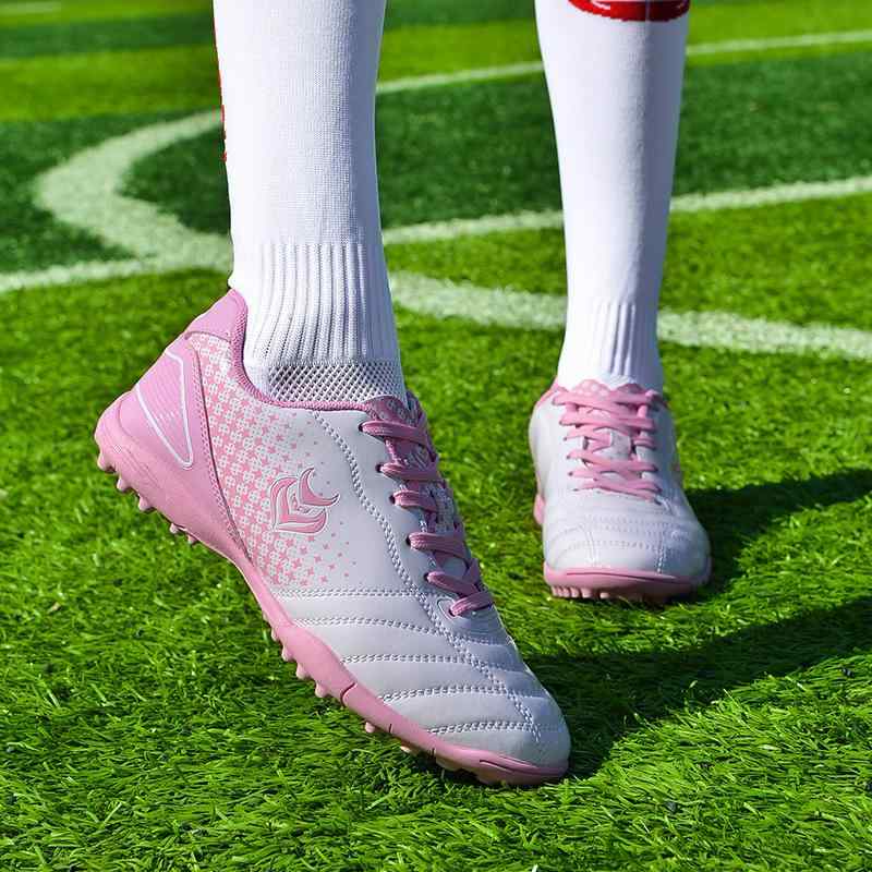 楽天市場】ピンク サッカースパイク（キッズ・ベビー・マタニティ）の通販