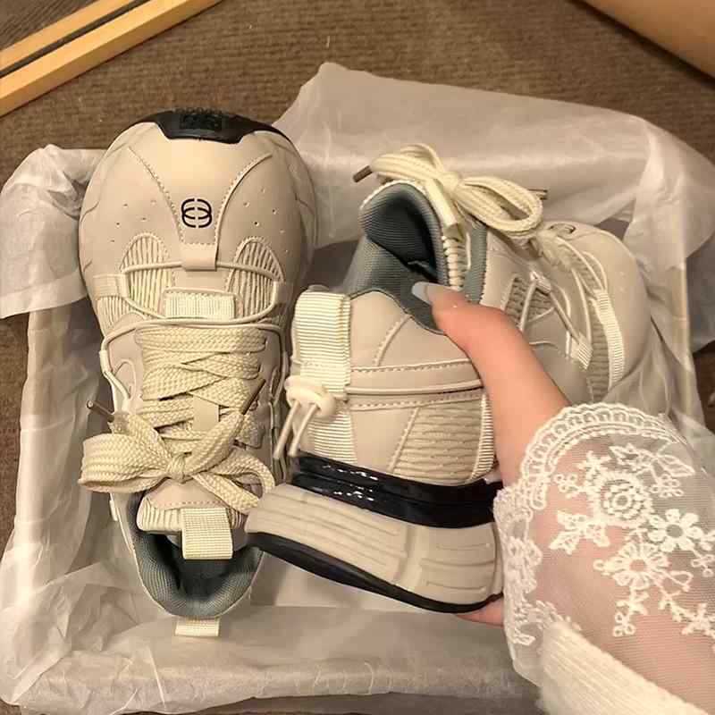 ・スタイル: 韓国版・流行の要素: クロスストラップ、厚底・つま先の形状: ラウンドトゥ・甲材: PU・対象: 女性・ヒールの高さ: ミドルヒール（3-5cm）・柄: 無地、アルファベット・適した季節: 春・カラー: ベージュ、ブラック・サ...