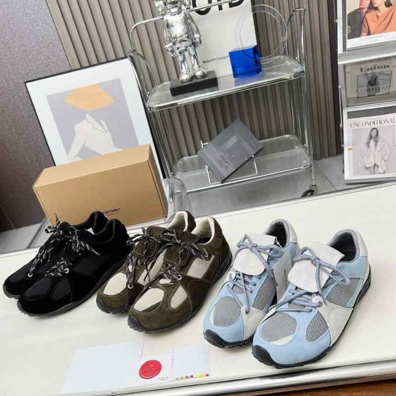 ・靴のつま先の形状: ラウンドトゥ・アッパー素材: 牛革（牛スエードを除く）・革の質感: スエード・対象: 女性・ヒールの高さ: ローヒール（1-3cm）・パターン: 配色・シーズン: 夏、冬、春、秋・カラー: スカイブルー、カーキブラウン...