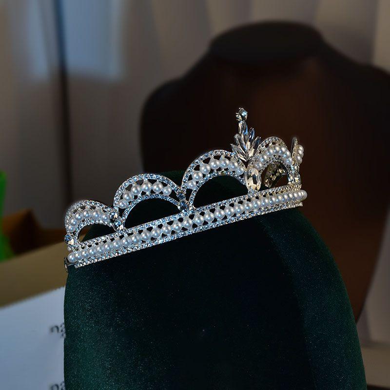 ヘアアクセサリー レディース ウェディング ブライダル 髪飾り ティアラ 王冠 合金 パール シルバー 結..