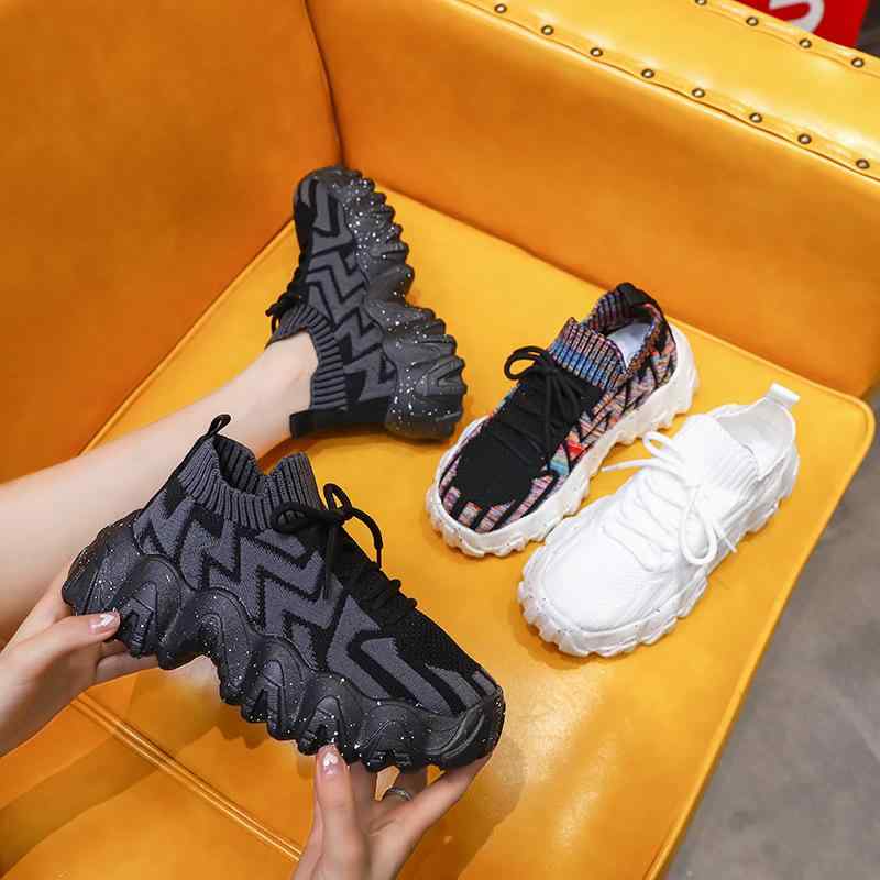 ・スタイル: カジュアル・流行の要素: 色の切り替え、配色、インヒール・靴のつま先の形状: 丸い・アッパー素材: メッシュ・性別: 女性・ヒールの高さ: ミドルヒール(3-5cm)・パターン: 配色・シーズン: 夏、冬、春、秋・カラー: 白...