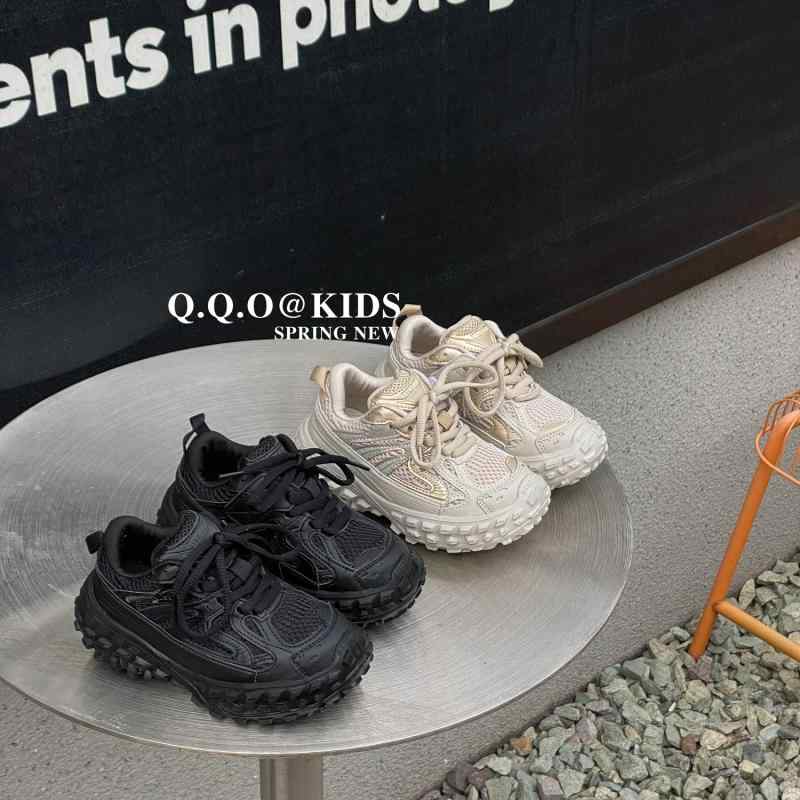 スニーカー キッズ 子供靴 運動靴 軽量 通気性 滑り止め 7歳〜16歳 黒 ベージュ 春夏