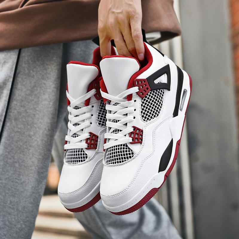 ・カテゴリ: バスケットボールシューズ・対象年齢: 青年（18-40歳）・スタイル: 韓国版・機能: その他・アッパー素材: 人造PU・ソール素材: ゴム・適用スポーツ: 通用・着用方法: 前系帯・流行要素: ステッチ・ヒールの形状: フラットヒール・裏地素材: メッシュ・開き口の深さ: 浅口（7cm以下）・靴の高さ: ローカット・つま先の形状: ラウンドトゥ・ヒールの高さ: フラットヒール・ソール加工: インジェクション・インソール素材: テキスタイル・デザイン: スニーカー・適用シーン: 日常・重さ: 約800g・色: 黒赤、黒灰、赤・サイズ: 39、40、41、42、43、44、45、46・留め具の種類: 靴紐