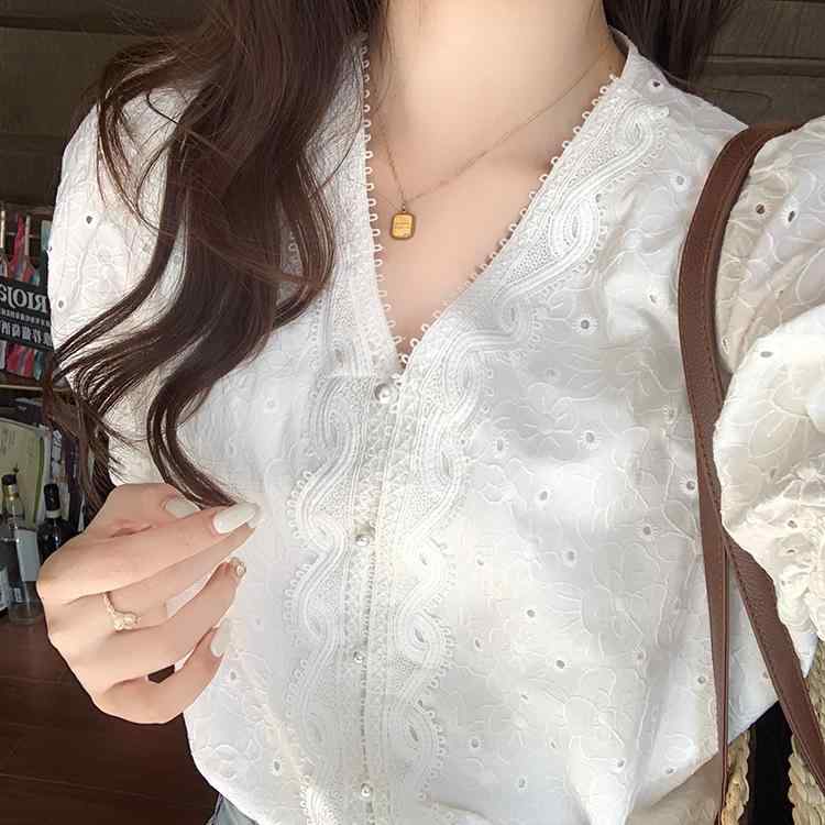 レディース シャツ Vネック 刺繍 短袖 シフォン トップス ポリエステル 素材 ゆったり シルエット 米白 夏 春夏 刺繍 デザイン 快適 休..