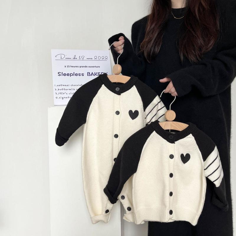 ベビー服 ニットロンパース 春秋 男女兼用 新生児 赤ちゃん 韓国風 配色 愛らしいハート柄 長袖 長ズボン 普段使い かわいい 66 73 80 90 100