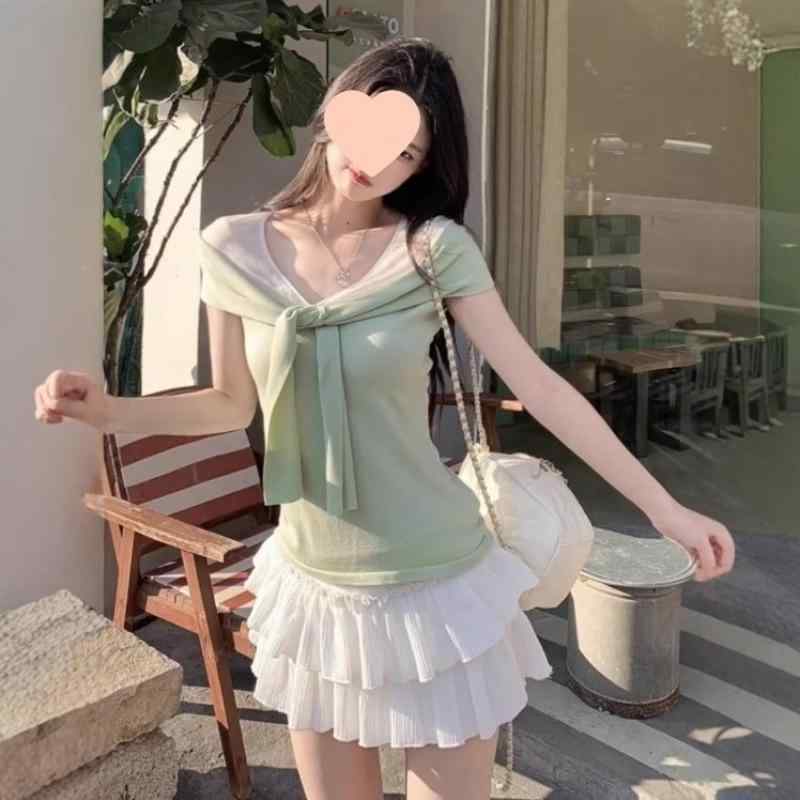 Rakuten - Tシャツ レディース 春夏 Vネック フェイクツーピース 短袖 切り替え 紐 ニット トップス かわいい 修身 スリム 緑 ブルー 緑色 ブルー 純欲風 セクシー 私服 甘め スタイル 撞色 デザイン コットン 素材 軽量 伸縮性 通勤 デイリー ウェア
