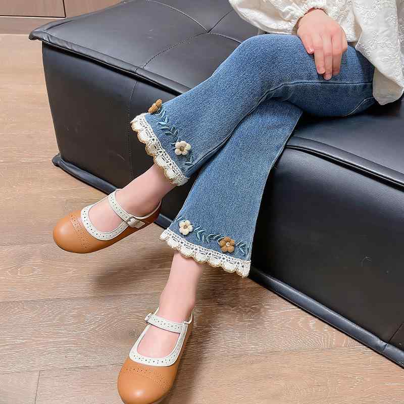 子供服 デニムパンツ 春秋 女児 刺繍入り 長ズボン コットン 8歳以上 140cm以上 フレアパンツ