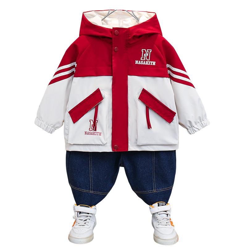 ・性別: 男の子・対象年齢: 中小キッズ(3~8歳、100~140cm)・ネックライン: フード付き・スタイル: 韓国風・厚さ: 普通・フード: 取り外し不可・袖丈: 長袖・素材: ポリエステル繊維・裏地: ポリエステル繊維・留め具: ジッパー・裏地成分含有量: 80%・主な素材の含有量: 80%・カラー: レッド、コーヒー・対応身長: 90cm、100cm、110cm、120cm、130cm、140cm、150cm・着丈: 短め・種類: 子供用アウター/ジャケット/コート・柄: その他