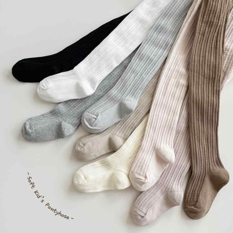 ・対象: 子供・素材: 綿・素材構成: 綿78%・種類: 連褲襪・長さ: 10分丈・柄: ストライプ、無地、ドット・特徴: 吸汗、防臭、股開き・色: 白、クリーム色、薄ピンク、セメントグレー、カーキ、ダークグレー、茶色、くすみピンク、黒（ドット柄）・サイズ: XS、S、M、L、XL、2XL・推奨身長: XS（65-75cm）、S（75-85cm）、M（85-95cm）、L（95-105cm）、XL（105-120cm）、2XL（120-135cm）・年齢層: 乳幼児(1~3歳、80~100cm)