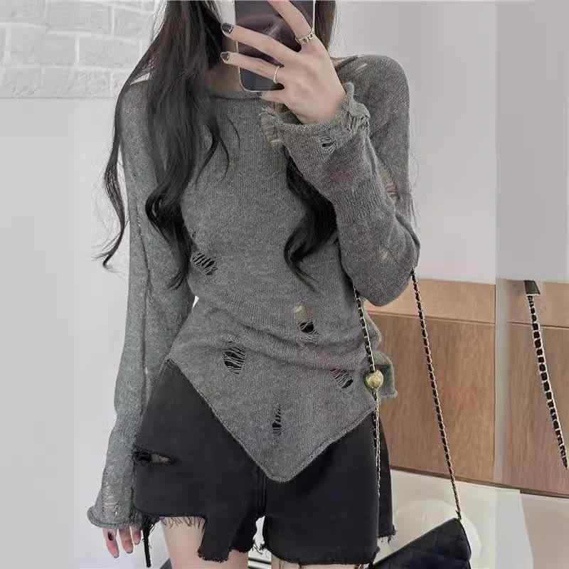 ニット・セーター レディース 長袖 薄手 デザイン 穴あき あき トッパー トップス 無地 プルオーバー 白 ホワイト 黒 ブラック グレー 紫 パープル ポリエステル アクリル 修身 スリム タイト 細身 清新 甘め スウィート 春秋