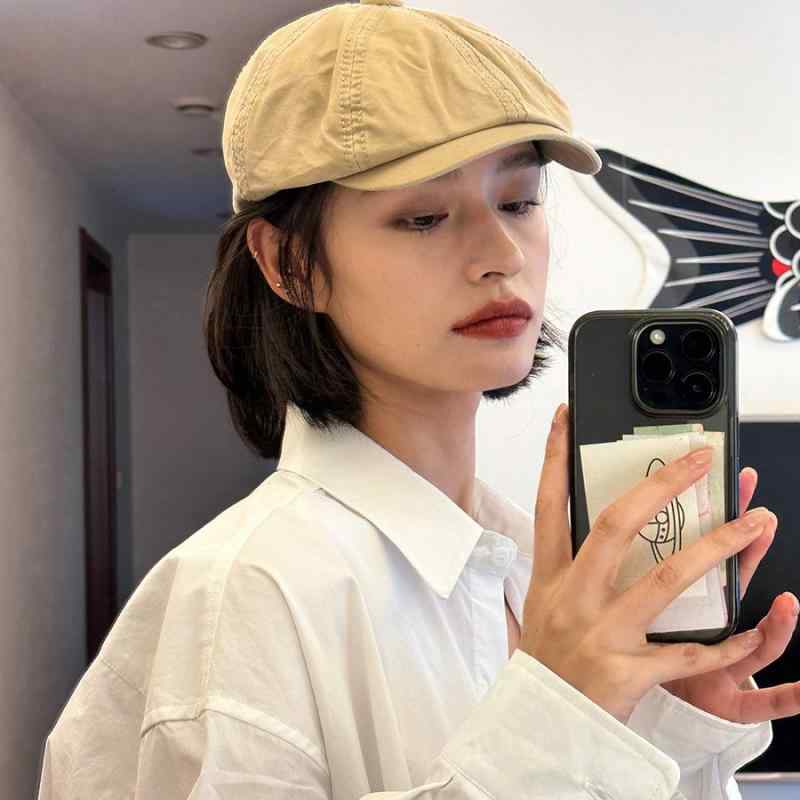 ・カテゴリ: ベレー帽・スタイル: 日韓、清新甜美・主な素材: 綿、ポリエステル・帽頂: 丸頂・帽檐: 短檐・カラー展開: キャメル、ライトカーキ、ミリタリーグリーン、ブラウン、ブラック、ダークネイビー、ダークグレー・サイズ展開: 均碼（54—60cm）・機能: 通気、遮陽