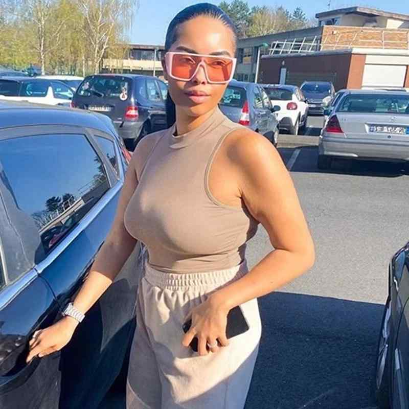 Tシャツ レディース 女性用 ノースリーブ ショート丈 スリム ヨーガ 運動 インナー へそ出し ハイネック カットソー 白 黒 ベージュ 通気性