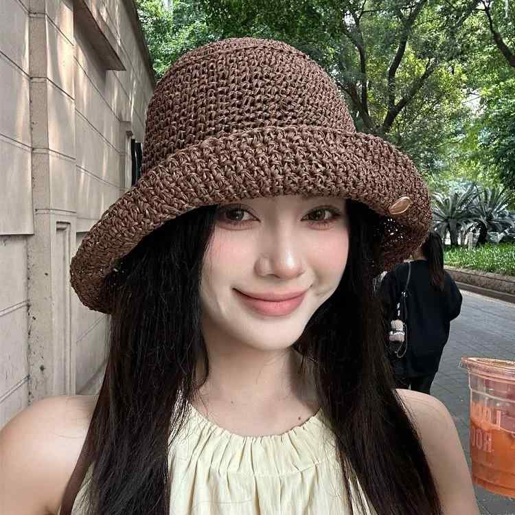 ・カテゴリ: 草帽・帽頂スタイル: 高頂・帽檐スタイル: 大檐・カラー展開: コーヒーブラウン、ブラック、ベージュ、パープル・機能: 保暖、防風・主素材: 草