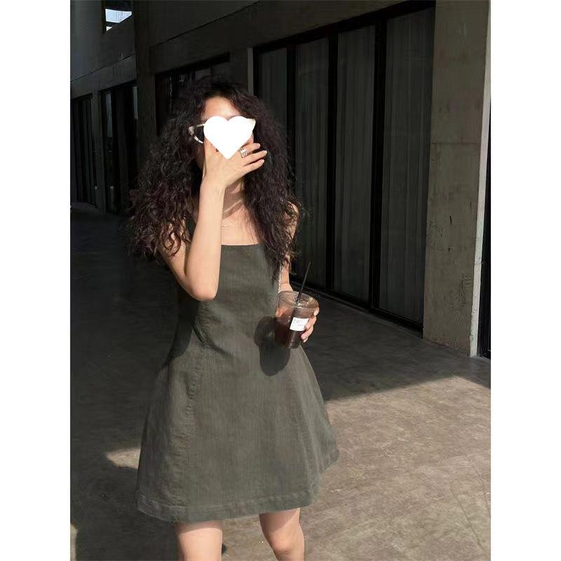 ワンピース レディース 韓国風 ヘップバーンスタイル スクエアネック サロペットワンピース 夏服 フレンチガーリー ウエストシェイプ 着痩せ Aライン ミニスカート ポリエステル ブラック