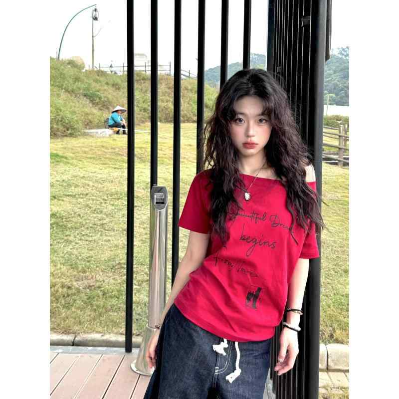Tシャツ レディース トップス オフショルダー 半袖 英字プリント ワインレッド ヴィンテージ風 ゆるシルエット 夏物 カジュアルスタイル 通勤用 普段使い シンプル