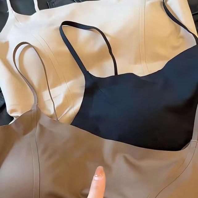 キャミソール レディース ヌードタッチ シームレス ブラトップ カップ付き チューブトップ 肌着 インナー ブラック ベージュ系