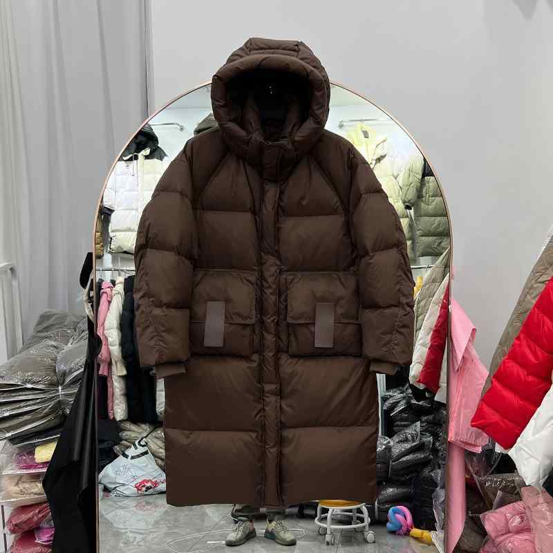 ・填充物: ホワイトダックダウン・ダウン含有量: 51%~55%・厚さ: 超厚・生地: ポリエステル・主素材: ポリエステル（ポリエステル繊維）・シルエット: ストレート・襟の形: フード付き・ファー: なし・取り外し: 不可・袖丈: 長袖...