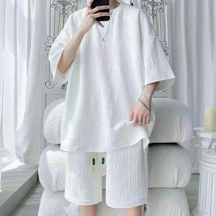 シャツ 少ない 服の 夏 新作 立体 アルファベット ジャカードの スーツの 男子 学生 塩 系の レジャー 5 分の パンツ 2つの セットソースカテゴリ: スタイル: 港の風厚さが薄い: 薄いタイプ貨物番号: X611セットパンツ長さ: ショートパンツトップスデザイン: Tシャツトップス袖の長さ: 五分袖/中袖帽子付きですか: 帽子なし季節にぴったり: 夏ゴールドラッシュのカテゴリ: 青春流行(18 ~ 24歳)生地名: 化学繊維系混紡メイン生地成分: ポリエステル繊維 (ポリエステル)メイン生地成分の含有量: 95適用シーン: レジャー在庫タイプ: 全体発売年/季節: 2024年夏ブランド: 冠岸カラー: 杏色,黒,ホワイトサイズ: M,L,XL,2XL,3XL: ,,,,LAZADA主な地域: 南米,東南アジア,北アメリカ,北东アジア認可可能な自社ブランドます: はい品質検査報告番号: なし製品カテゴリ: メンズカジュアルスーツ