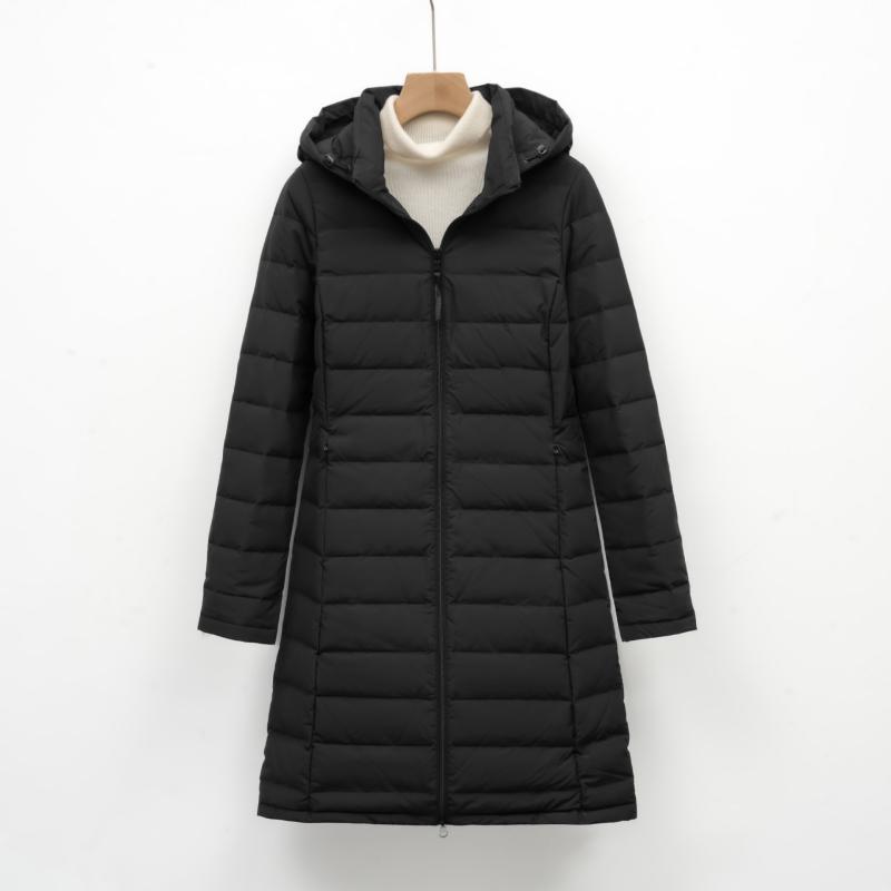 ・填充物: ホワイトダックダウン・ダウン含有量: 91%~95%・厚さ: 中・生地: その他・主素材: ナイロン・シルエット: レギュラー・襟の形: フード付き・ファー: なし・着脱: 不可・着丈: ミドル丈(65cm超80cm以下)・袖丈...