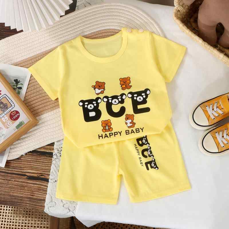 ・商品カテゴリ: 子供用セットアップ・対象: 男女兼用・スタイル: シンプル・セット内容: トップス、パンツ (2点セット)・対象年齢: 乳幼児 (1～3歳、80～100cm)・シーズン: 夏・袖丈: 半袖・パンツ丈: ショートパンツ・生地加工: 柔軟加工・厚さ: 薄手・柄: その他・素材: 綿100%・安全レベル: A・クロージャー: プルオーバー・カラー: 黄色のトラ、火山の恐竜、ストライプのゾウ、黄色BCE、白黒の幅広ストライプ、水色宇宙飛行士、ミルクティー色の恐竜、ウサギのメガネクマ、ピンクの女の子、ピンクのハートウサギ、ピンクの幅広ストライプのクマ、オレンジ色の工事車両、宇宙の小さな怪物、カーキ色のクマの頭柄、白地に緑色の恐竜、23号の目のドラゴン、カーキ色のぬいぐるみクマ、グレーのバットマン・対応身長: 73cm、80cm、90cm、100cm、110cm、120cm、130cm