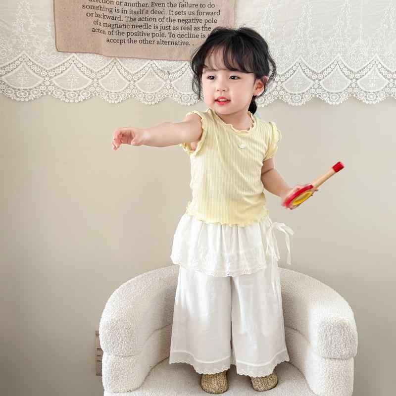 子供服 女の子 夏物 セットアップ 韓国風 ベビー服 ノースリーブ パンツ 上下セット 薄手 綿 花柄レース 幼児 普段着