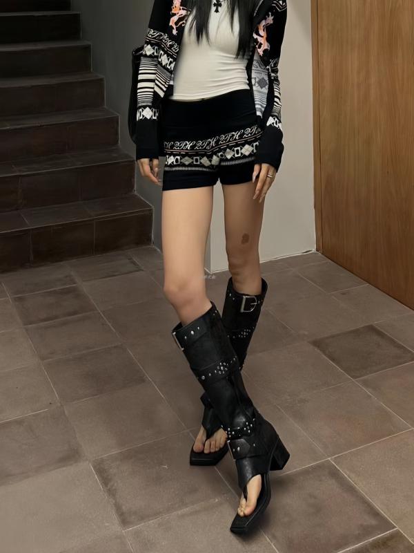 サンダル レディース 本革 トングサンダル チャンキーヒール ハイヒール ブーツサンダル スタッズ 飾り..