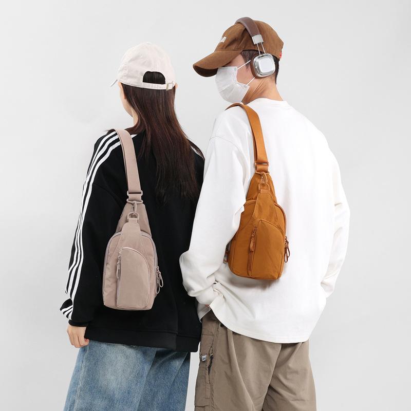 ・スタイル: 都市シンプル・素材: オックスフォード布・機能: 通気性・柄: 無地・流行要素: ステッチ・裏地: ポリエステル・カラー: カーキ、ブラック、グリーン、グレー、ピンク、イエロー、ライトグリーン・PC収納サイズ: 20.32cm・対象: メンズ・カテゴリ: メンズボディバッグ・利用シーン: カジュアル、旅行