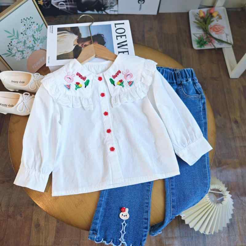 カテゴリ: 子供用セットアップ・スタイル: 韓国風・セット内容: トップス、パンツ・対象: 女児・対象年齢: 3～8歳 (100～140cm)・シーズン: 春、秋・袖丈: 長袖・パンツ丈: 長ズボン・生地加工: 柔らか・厚さ: 普通・柄: 花柄・素材: ポリエステル繊維混紡・主素材: ポリエステル50%・安全レベル: B類・留め具: シングルブレスト・カラー: 画像参照・サイズ: 100cm、110cm、120cm、130cm、140cm