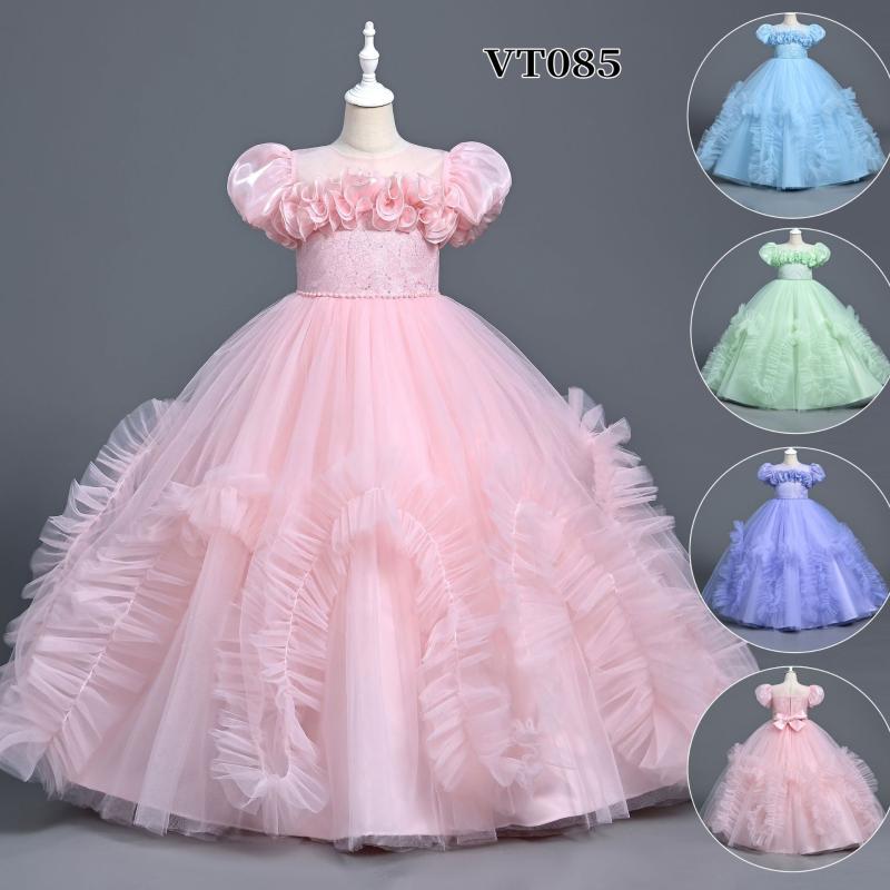 output: ・商品カテゴリ: 子供用フォーマルドレス・対象年齢: 8歳以上(140cm以上)・性別: 女・素材: 綿混紡・主素材: ポリエステル95%・裏地: ポリエステル85%・要素: レース、プリンセス、メッシュ・安全等級: B・種類: ドレス・色: ピンク、ブルー、ライトグリーン、パープル・対応身長: 110, 120, 130, 140, 150, 160