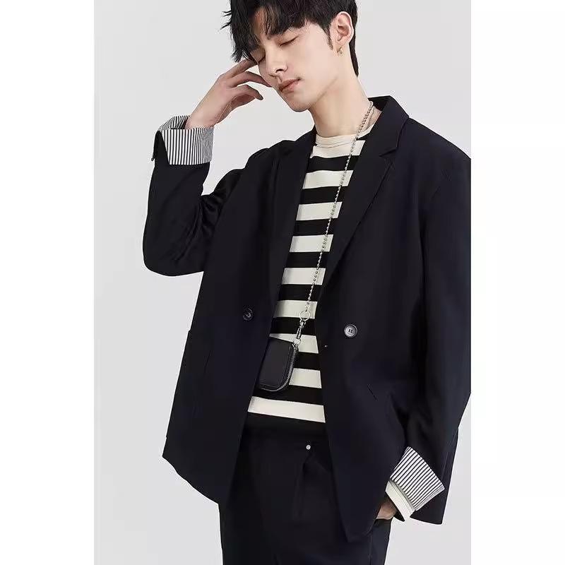 ・カテゴリ: カジュアルスーツ・スタイル: カジュアル・柄: 無地・対象年齢: 成人・対象: 男性・素材: ポリエステル繊維・フィット: ルーズ・襟の形: スーツ襟・前立て: シングルブレスト、2つボタン・袖丈: 長袖・着丈: レギュラー・色: ブラック, カーキ, ブラウン・サイズ: S, M, L, XL, 2XL, 3XL, 4XL, 5XL・裾のデザイン: ストレートヘム