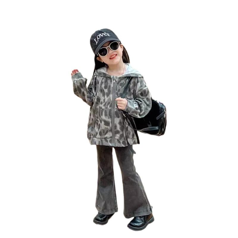 子供服 アウター 女の子 パーカー 2024 秋冬 灰色 ヒョウ柄 フード付き スウェット ジップアップ ジャケット 綿100% 伸縮性 中長丈 トップス カットソー 普段使い 通園 通学